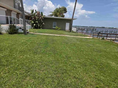 Lawn care service in Daytona Beach, 32117