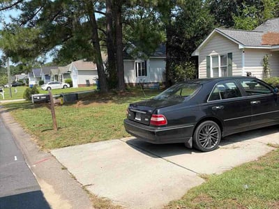 Lawn care service in Fayetteville, 28304