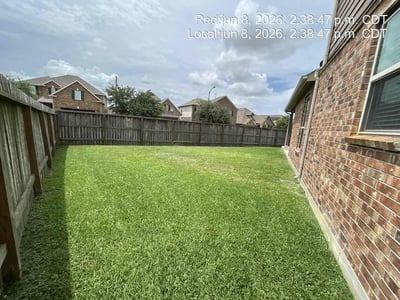Lawn care service in Katy, 77493