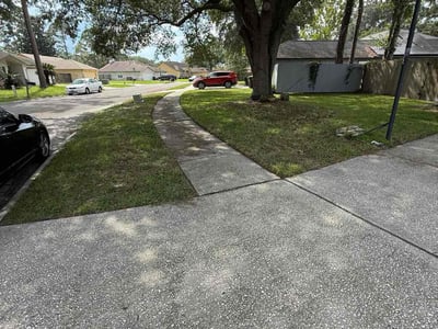 Lawn care service in Jacksonville, 32244