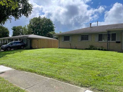Lawn care service in Dayton, 45424