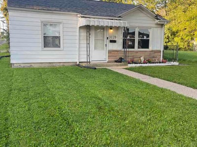Lawn care service in Fort Wayne, 46803