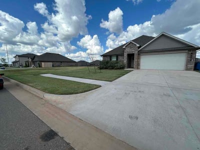 Lawn care service in Newcastle, 73065
