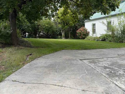 Lawn care service in Martinsburg, 25401