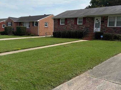 Lawn care service in Colonial Heights, 23834