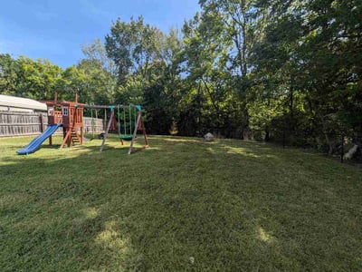 Lawn care service in Nashville, 37207