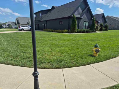 Lawn care service in Murfreesboro, 37127