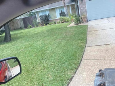 Lawn care service in Jacksonville, 32246