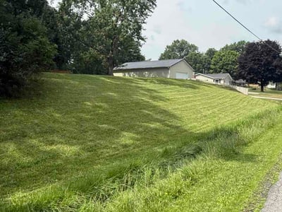 Lawn care service in Akron, 44321