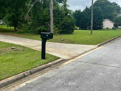 Lawn care service in Stockbridge, 30281