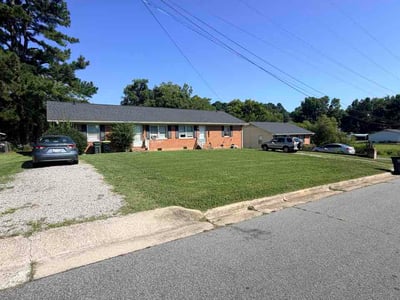 Lawn care service in Oxford, 27565