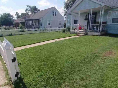 Lawn care service in Essex, 21221