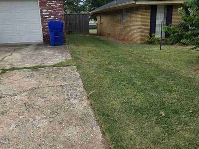 Lawn care service in Norman, 73071