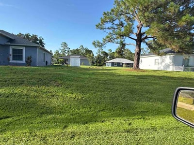 Lawn care service in North Port, 34291