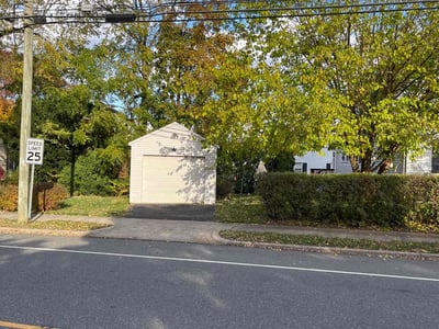Lawn care service in New Britain, 06053