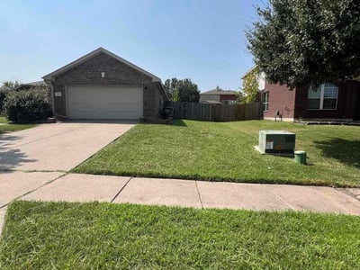 Lawn care service in Forney, 75126