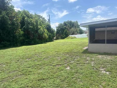 Lawn care service in Deltona, 32725