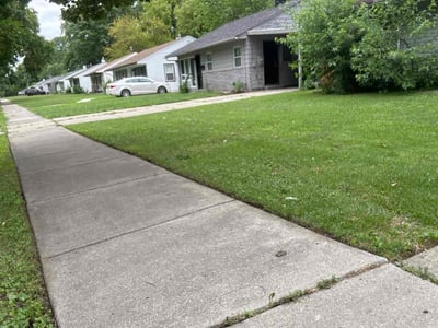 Lawn care service in Oak Park, 48237