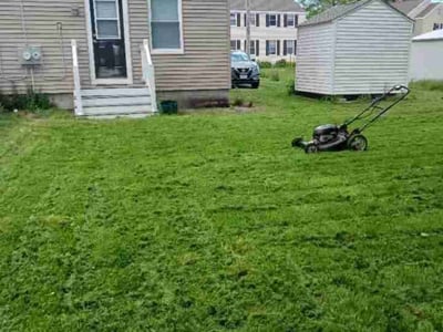Lawn care service in South Portland, 04106