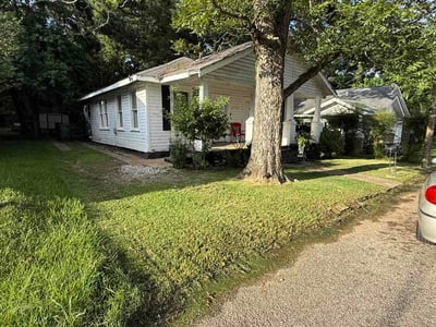 Lawn care service in Montgomery, 36106