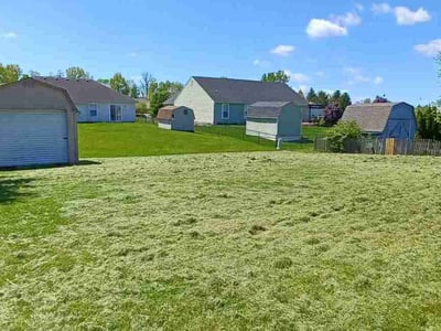 Lawn care service in Indianapolis, 46237