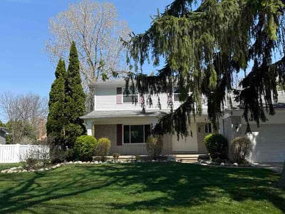 Lawn care service in Troy, 48085
