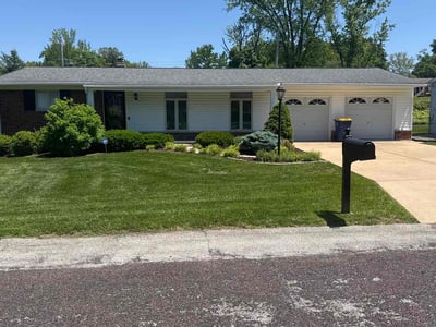 Lawn care service in St. Louis, 63146