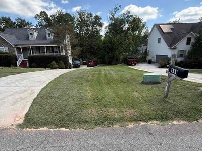 Lawn care service in Easley, 29642