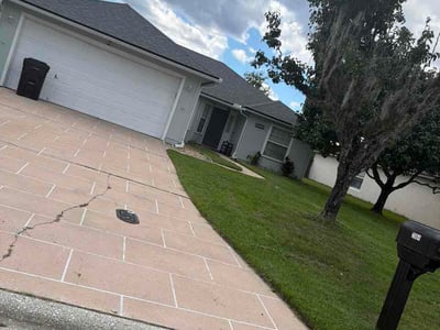 Lawn care service in Middleburg, 32068