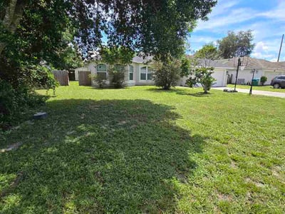 Lawn care service in Deltona, 32725