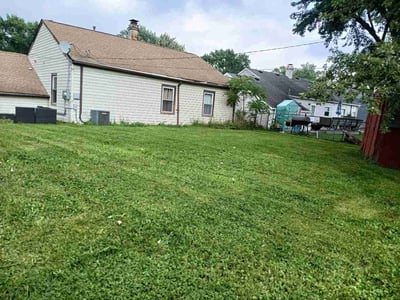 Lawn care service in Streamwood, 60107