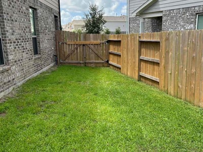 Lawn care service in Katy, 77493