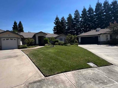 Lawn care service in Merced, 95340