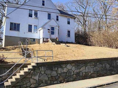 Lawn care service in Ansonia, 06401
