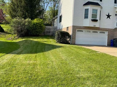 Lawn care service in Coraopolis, 15108