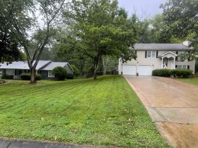 Lawn care service in Duluth, 30097