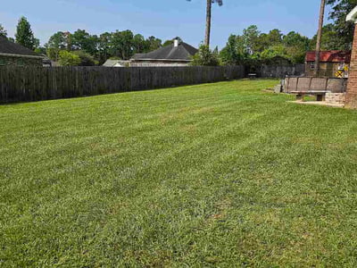 Lawn care service in Spanish Fort, 36527