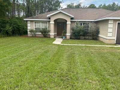 Lawn care service in Ocala, 34473