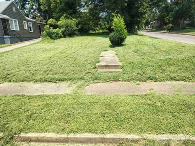 Lawn care service in Memphis, 38109