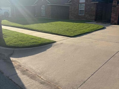Lawn care service in Oklahoma City, 73170