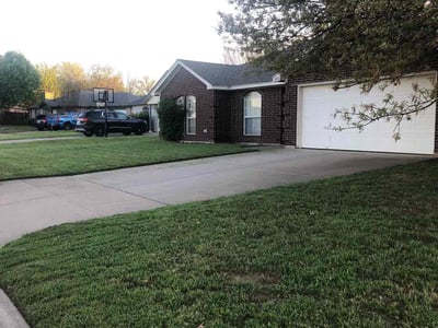 Lawn care service in Azle, 76020