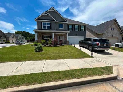 Lawn care service in Fairburn, 30213