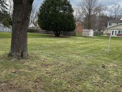 Lawn care service in Southfield, 48033