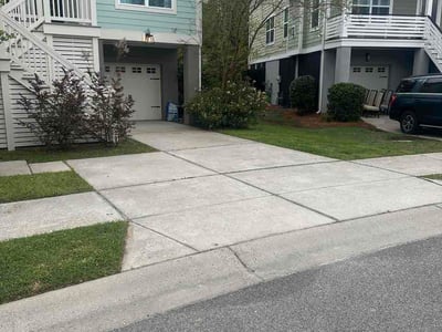 Lawn care service in Charleston, 29492