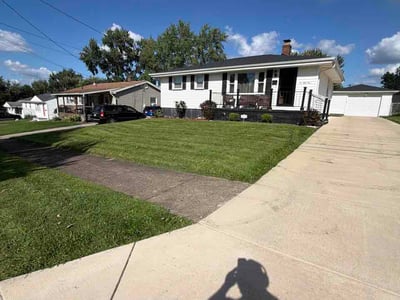 Lawn care service in Youngstown, 44509