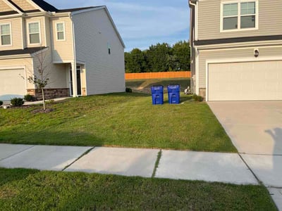 Lawn care service in Smithfield, 27577