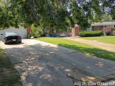 Lawn care service in Ballwin, 63011