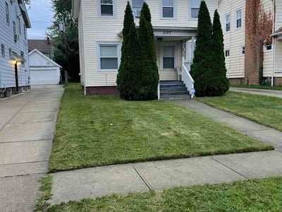 Lawn care service in Cleveland Heights, 44118