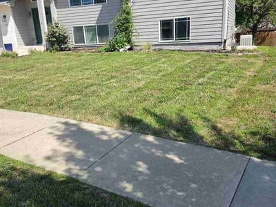 Lawn care service in Sioux Falls, 57103