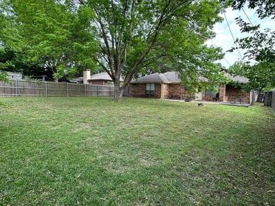 Lawn care service in Red Oak, 75154